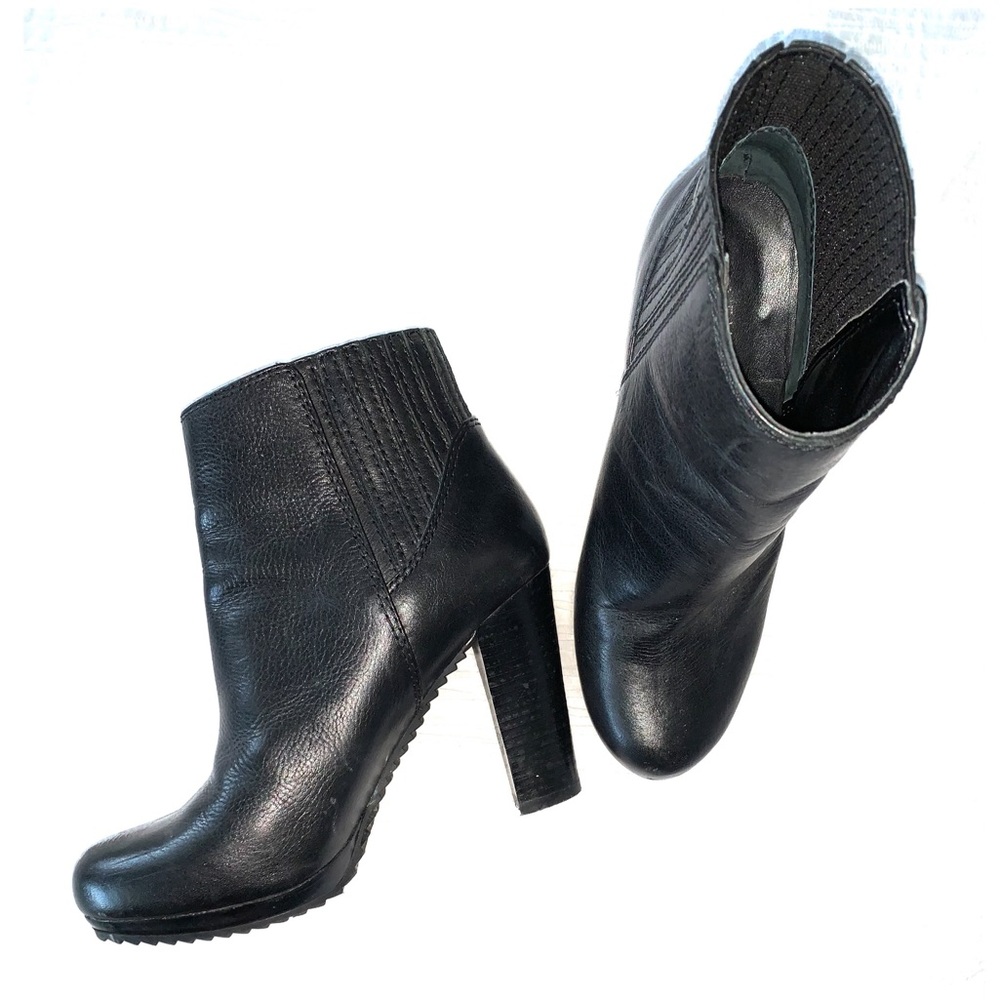 Nine West Round Toe 4” Heeled Black Booties